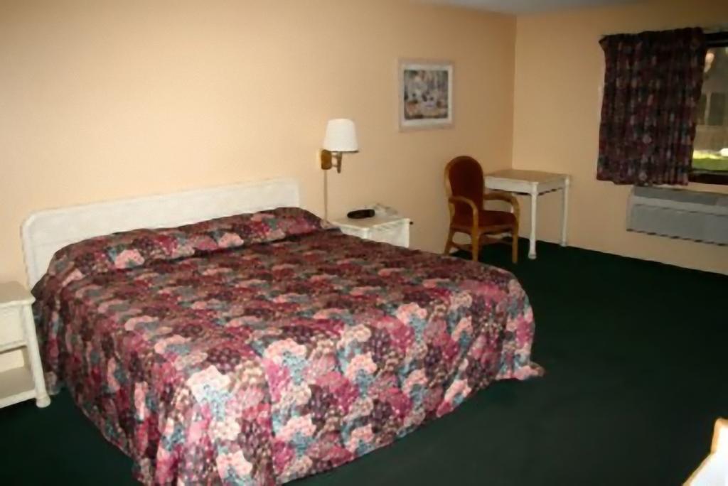 America Best Value Inn Webster City Room photo